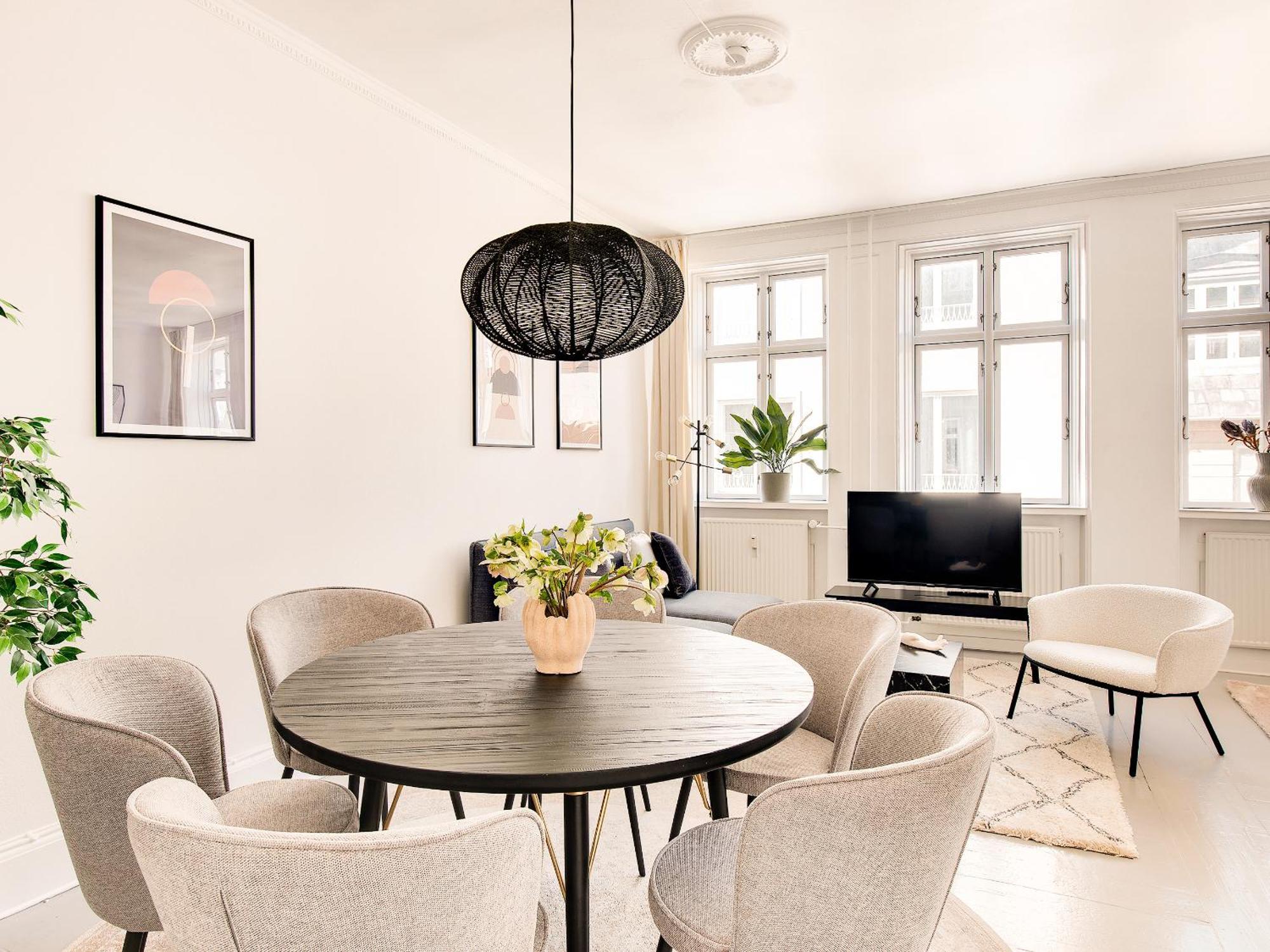 Sanders - Nimble One-bedroom In The Lovely Capital *